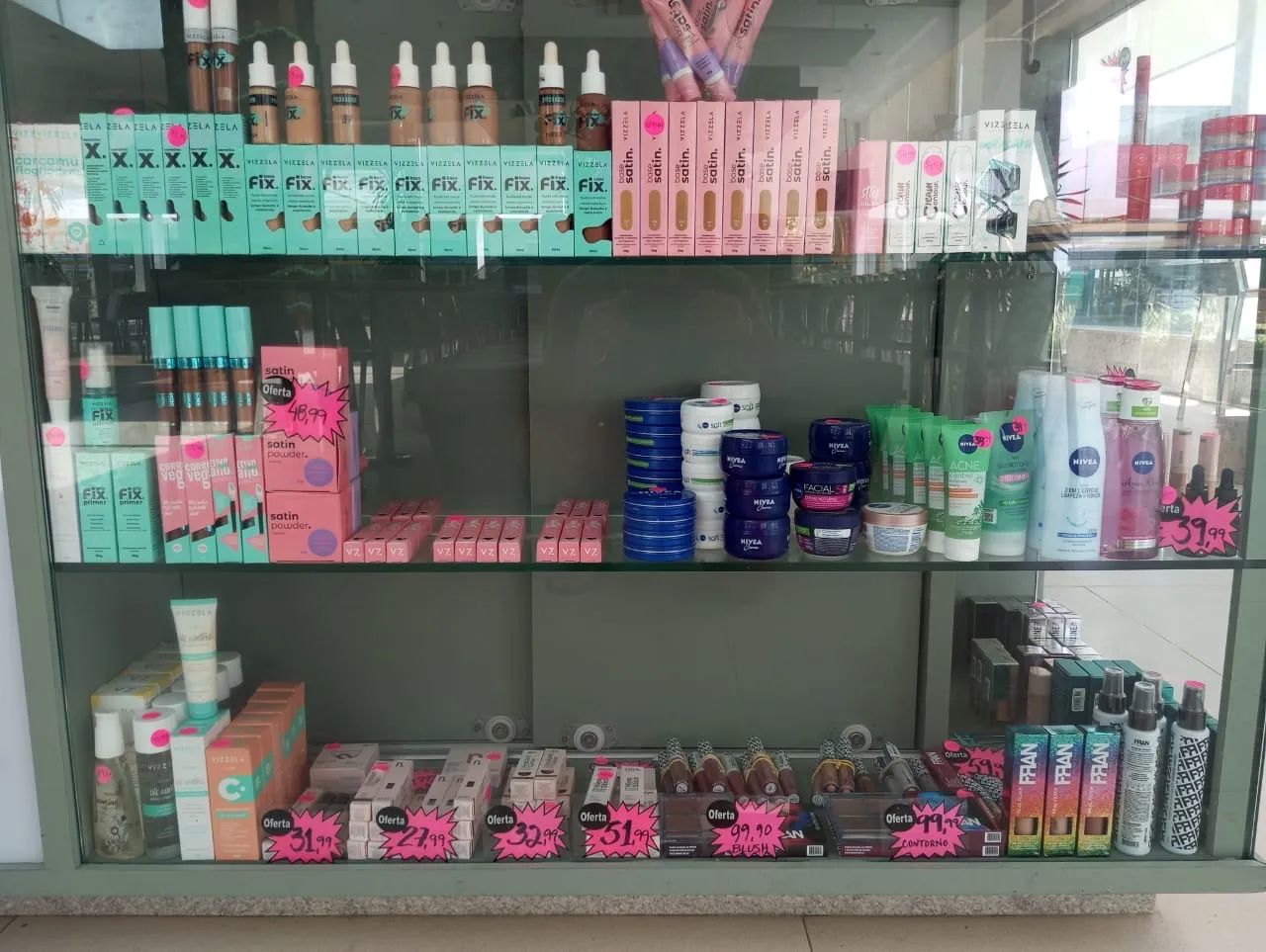Vendo estoque de maquiagem e skincare