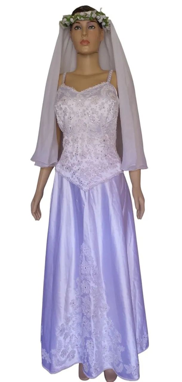 Vestido noiva bordado com calda Tam 44