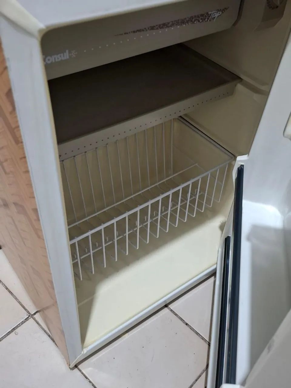 Frigobar consul 70 litros 