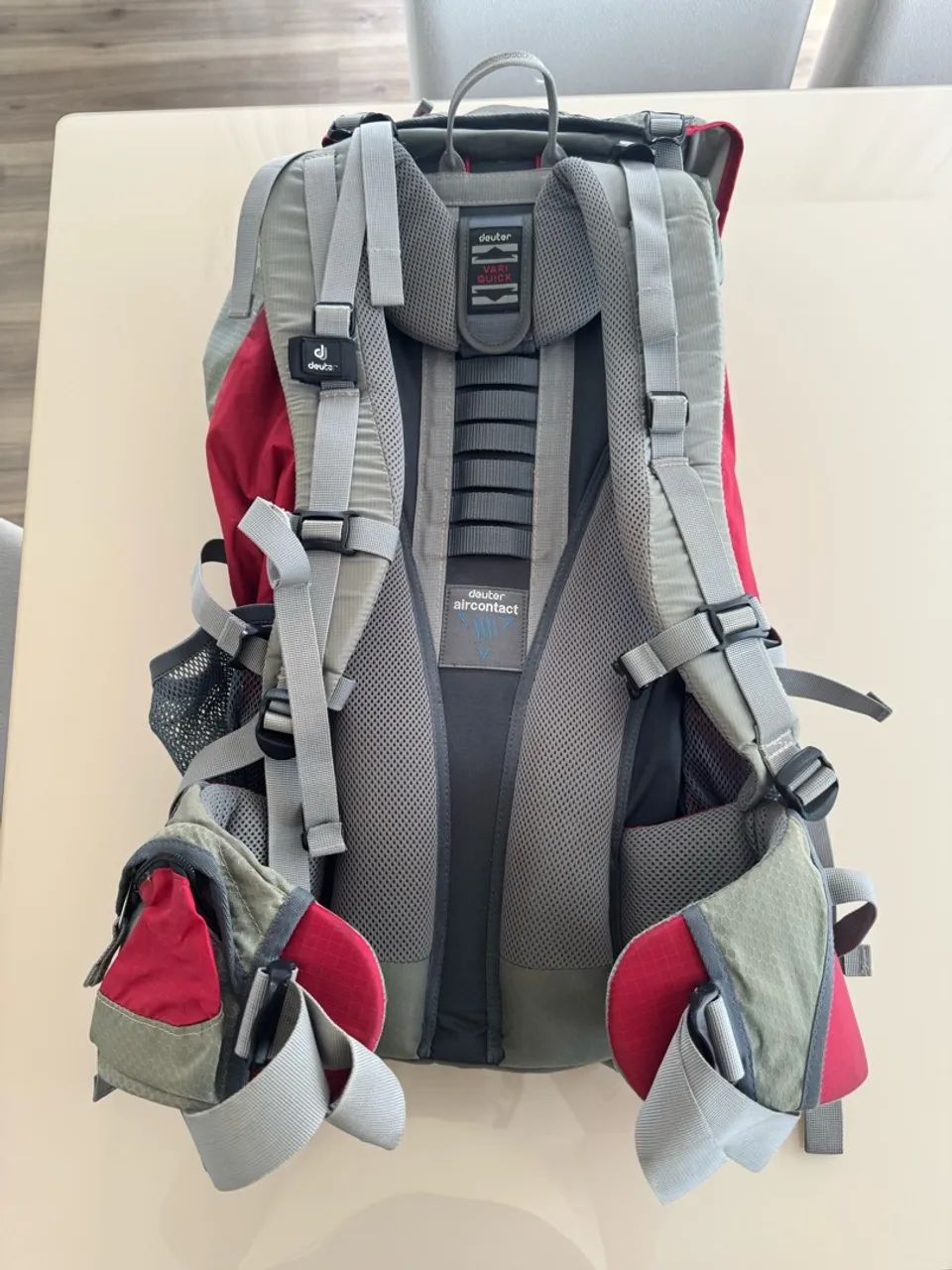 Mochila Deuter ACTlite 50+10 - Foto 3