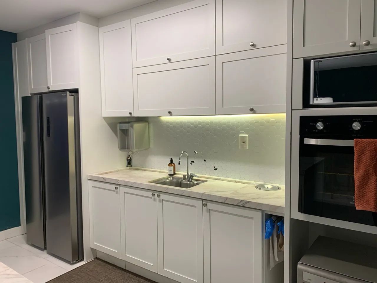 Casa Moderna e Completa! 3 Qts, Suíte c/ Closet, Churrasqueira e Finamente Acabada - Foto 4