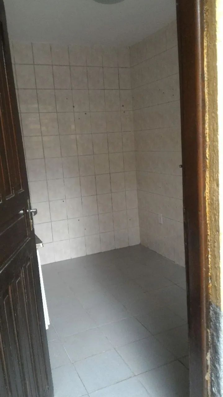 Aluga-se dois cômodos e banheiro - Foto 3
