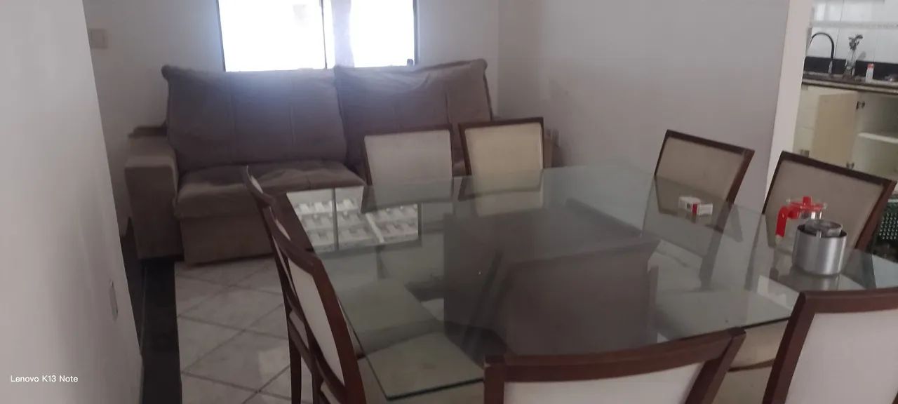 Mesa quadrada 1,50x1,50 com 8 cadeiras 