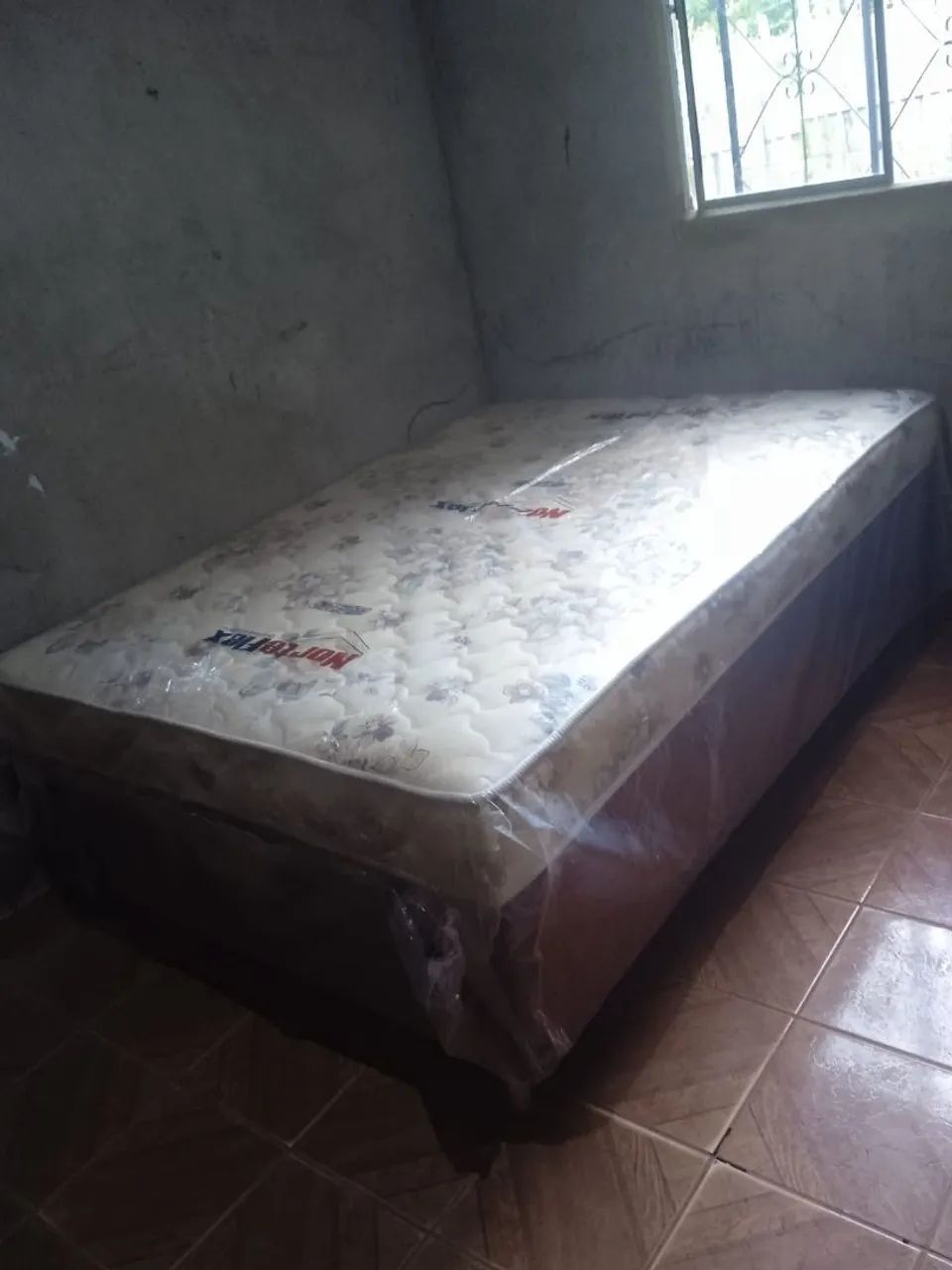 Vendo cama de casal 