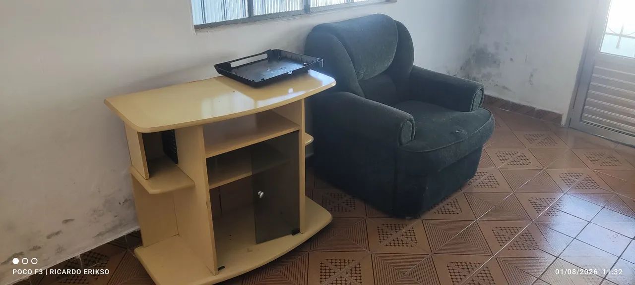 ? DOAÇÃO GRATUITA: Rack para TV + Poltrona em bom estado - Foto 2