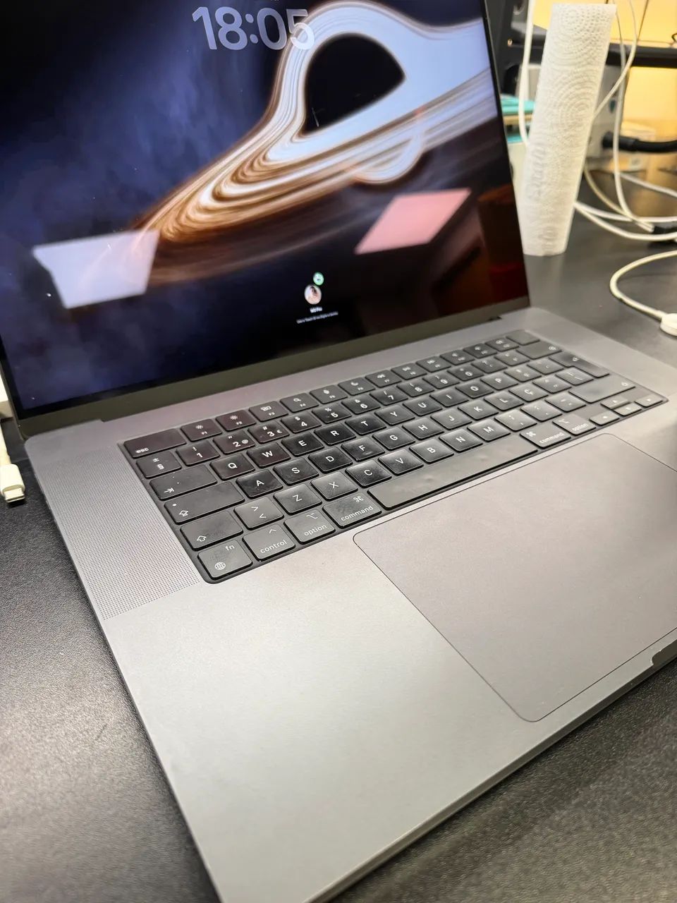 MacBook Pro M3 Pro 16  - Foto 2