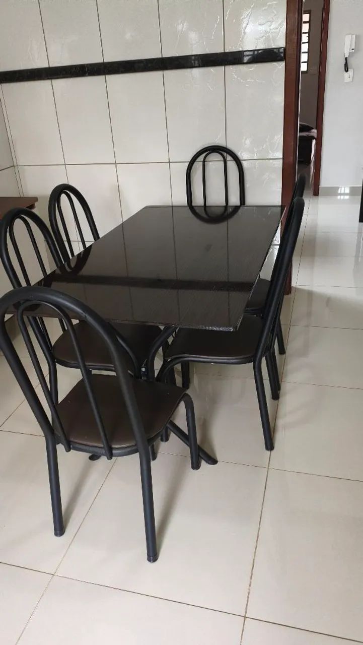 Mesa com cadeiras