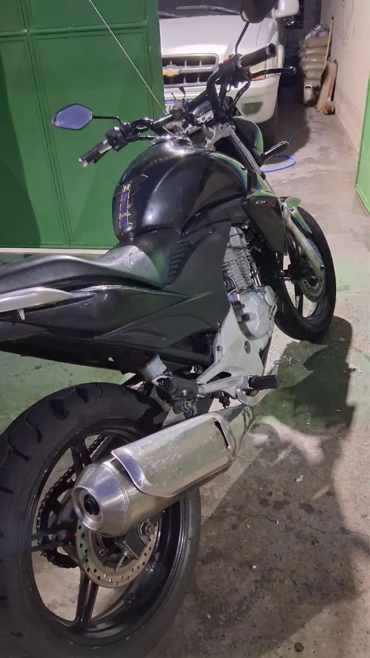 CB 300 - Foto 2