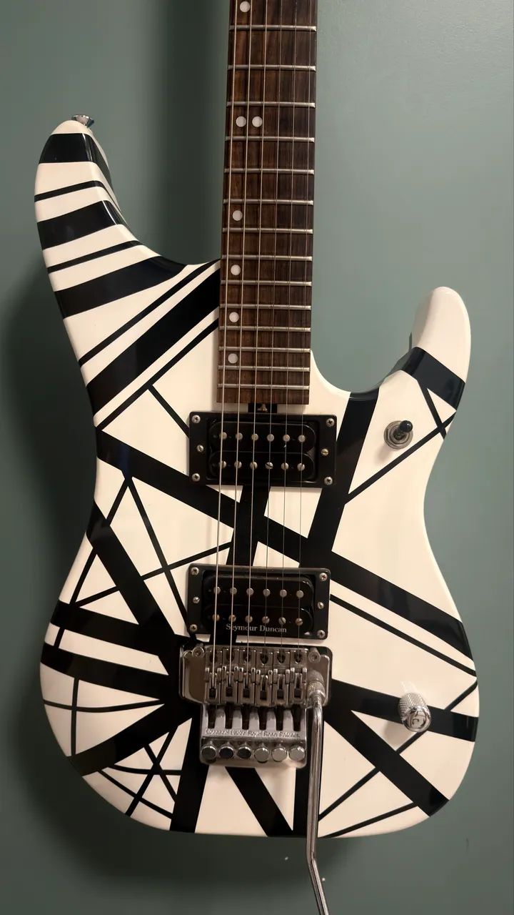 Guitarra Washburn N2 customizada - Foto 3