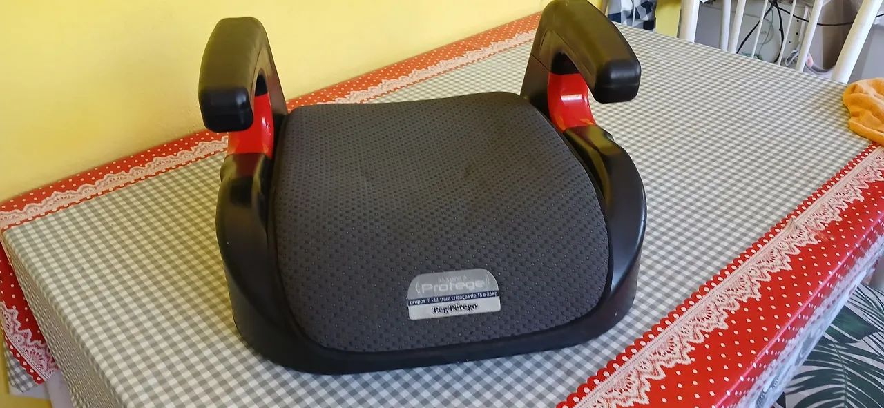 Acento elevado infantil para carro