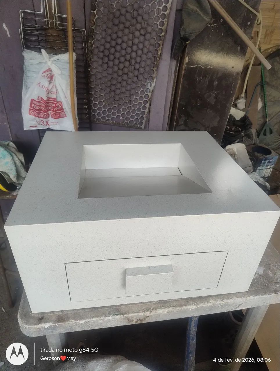 Vendo pia de porcelanato com gaveta 