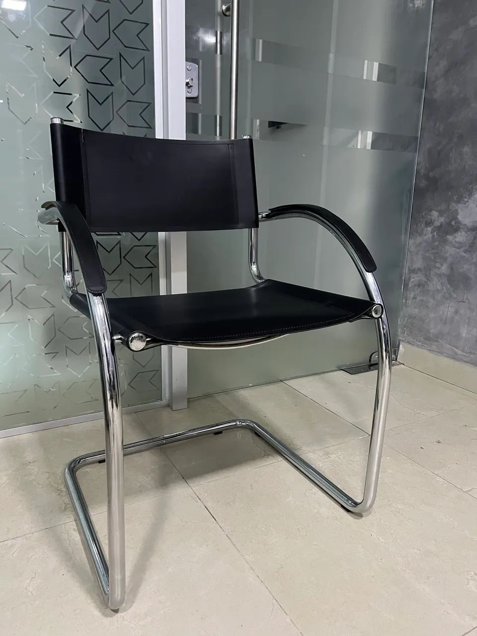 Cadeira de Couro Legítimo - Foto 2