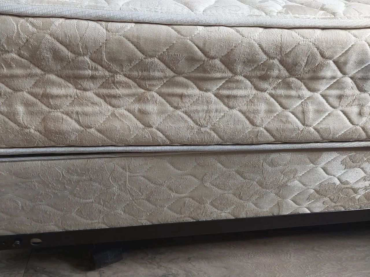 colchão e box com rodizios Sealy Back Saver solteiro $650  - Foto 5