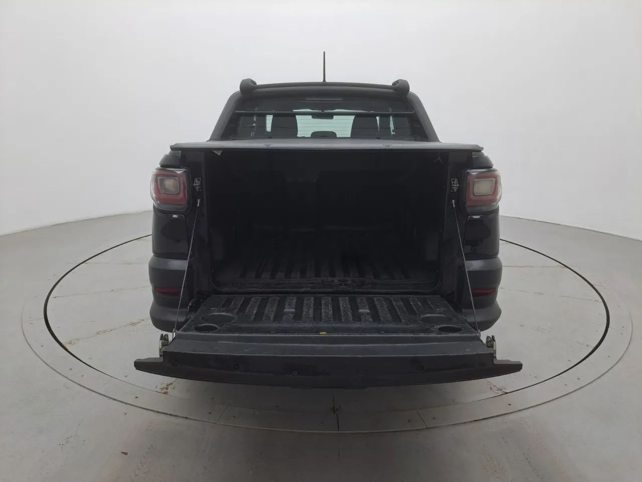 Fiat Strada Freedom 1.3 Flex 8V CD, foto 9 de 18