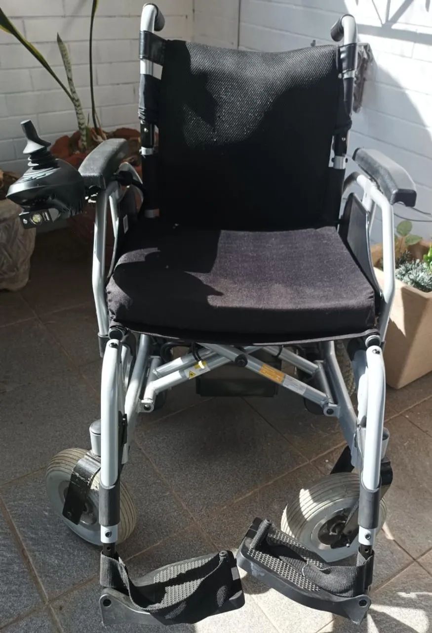 Cadeira de Rodas Completa Motorizada Delamed D1000