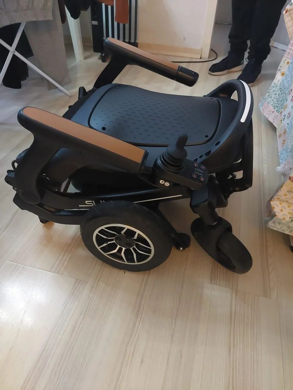 Cadeira de rodas motorizada - Foto 4