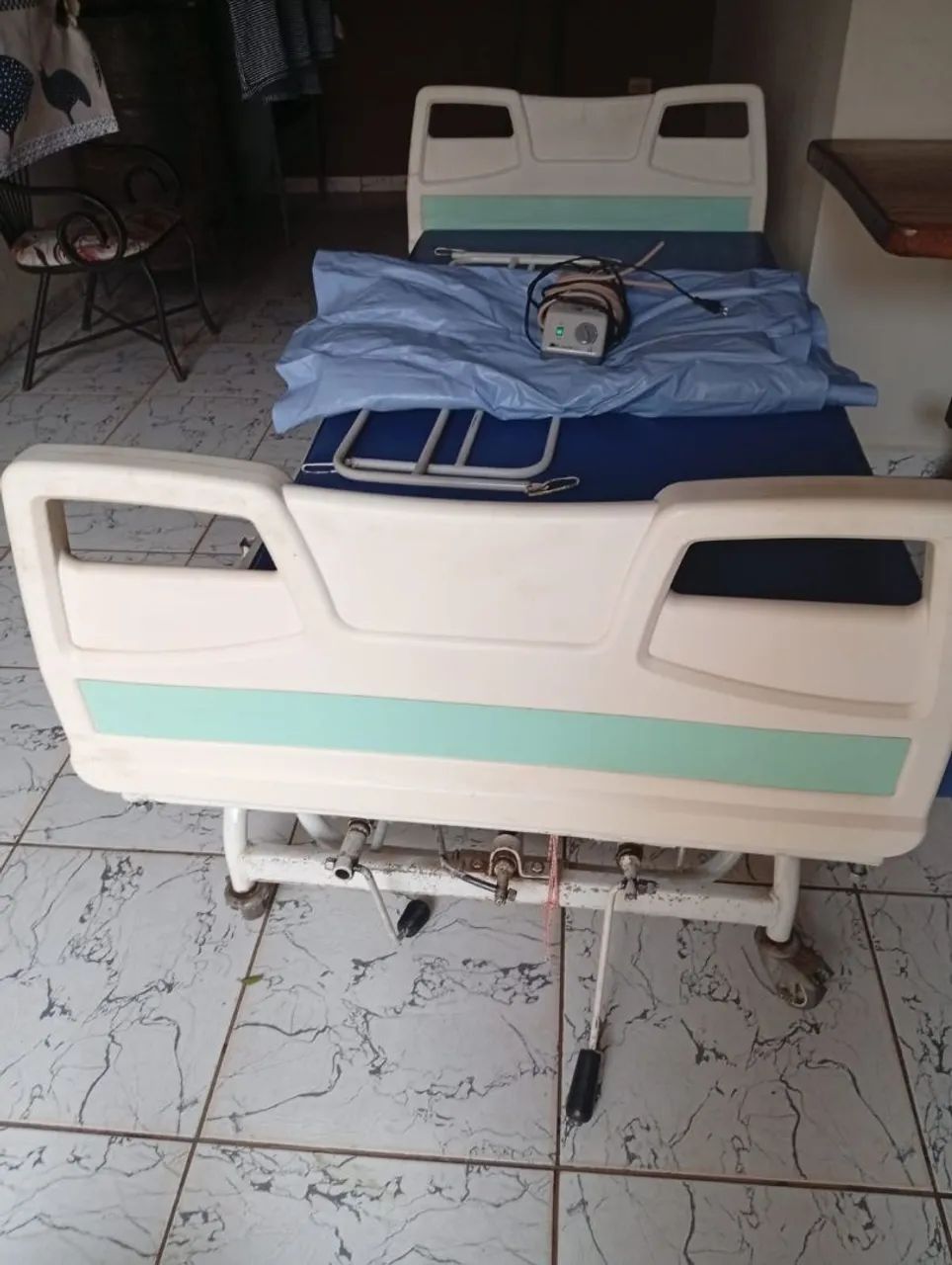 Cama hospitalar mais colchão+ colchão a Ar 