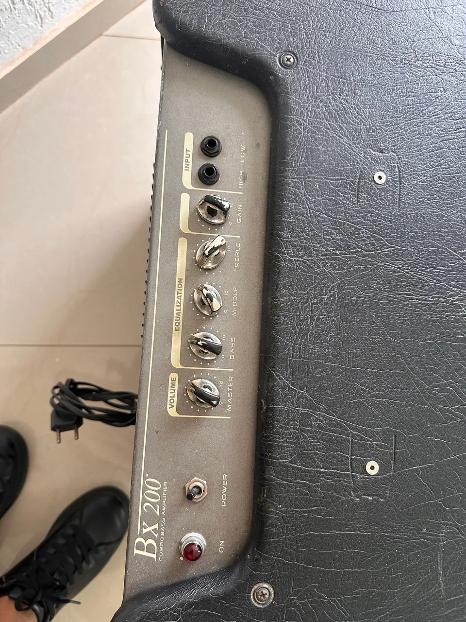 Cubo Amplificador de Contrabaixo  - Foto 3