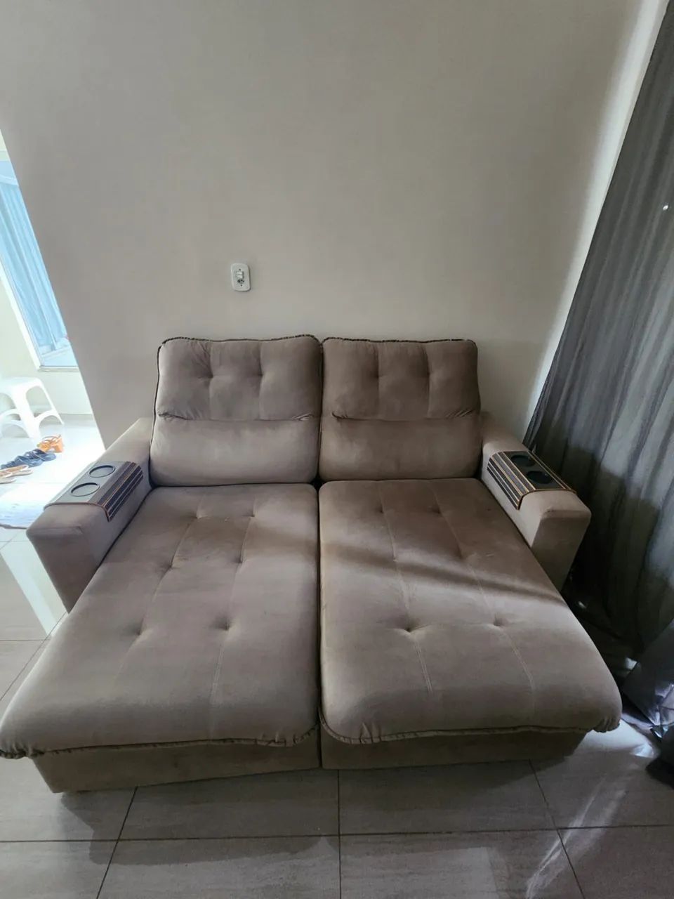 Sofa470064914152837121