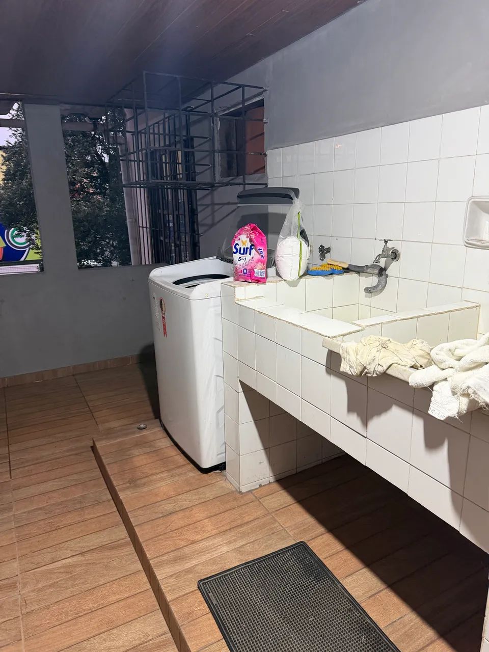 CASARÃO 5 QUARTOS PODENDO SER COMERCIAL  - Foto 4
