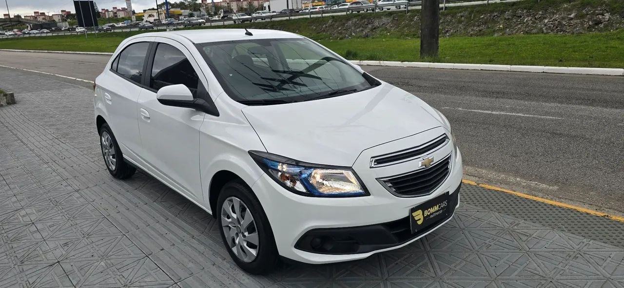 Chevrolet Onix Hatch LT 1.4 8V Flex Power Mec. 4P 2015 - Foto 3