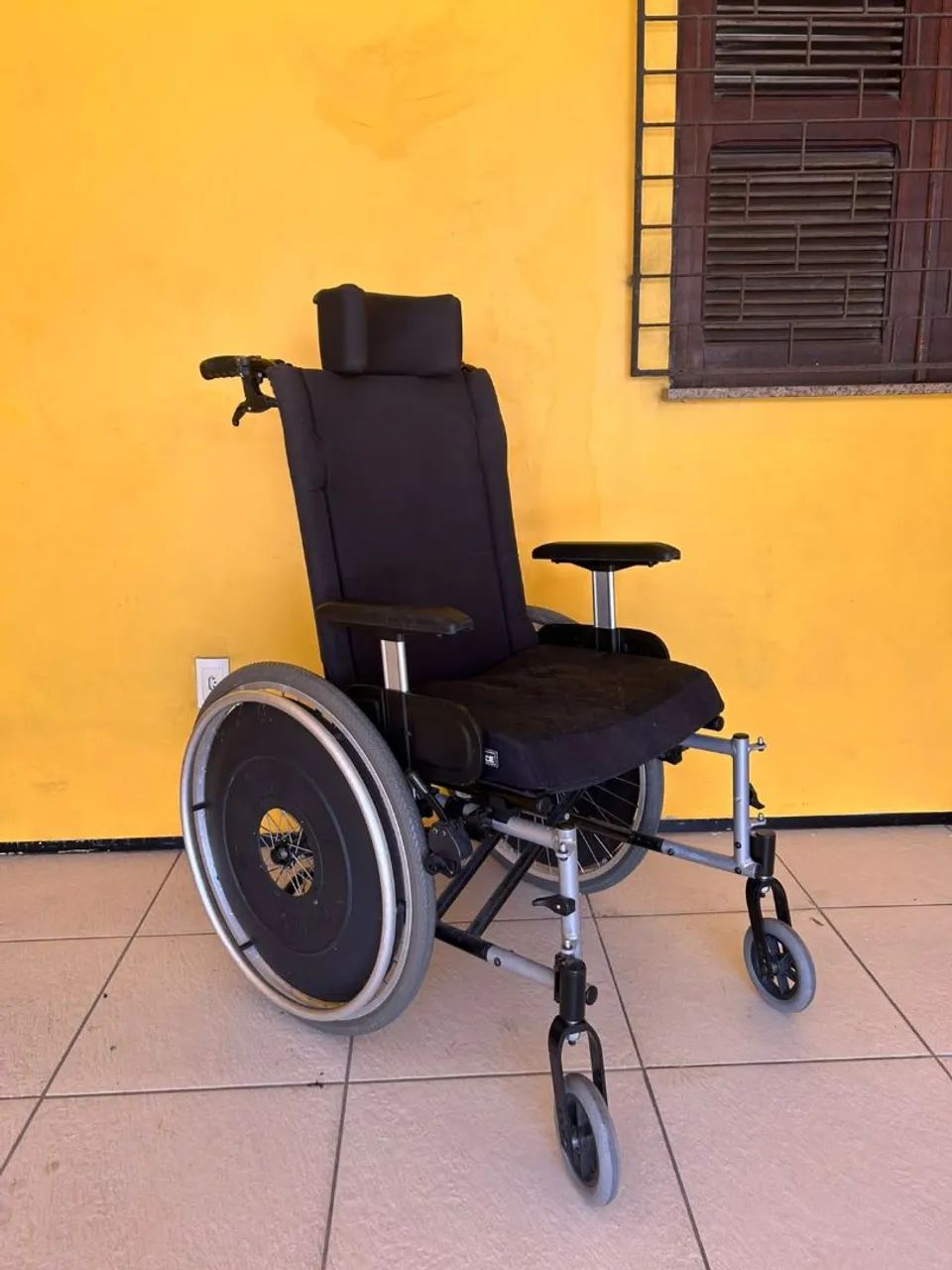 Cadeira de rodas confortável  - Foto 3
