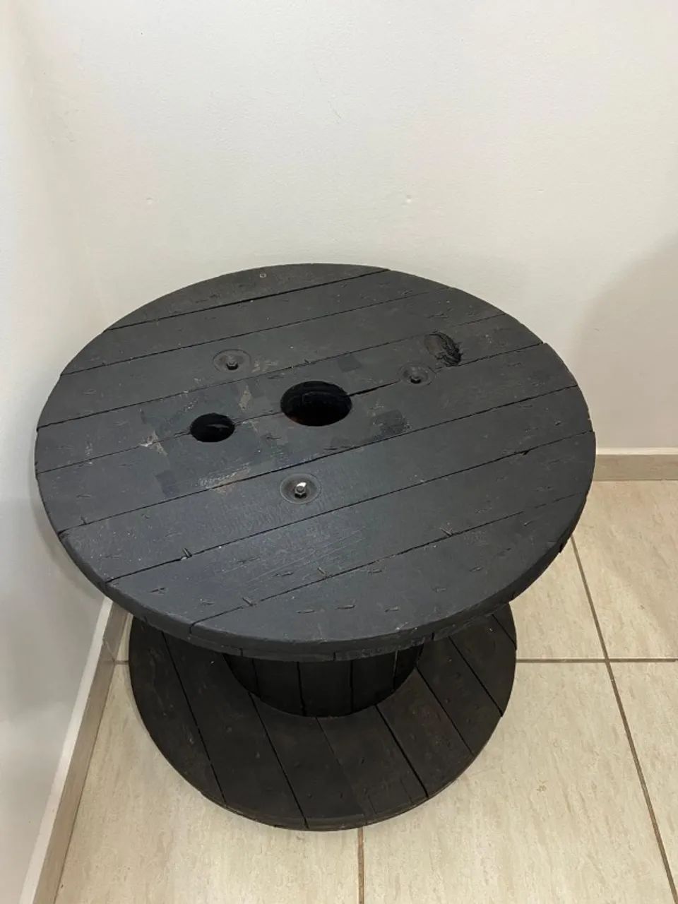 Mesa de Carretel de Madeira com Rodinhas - Foto 2