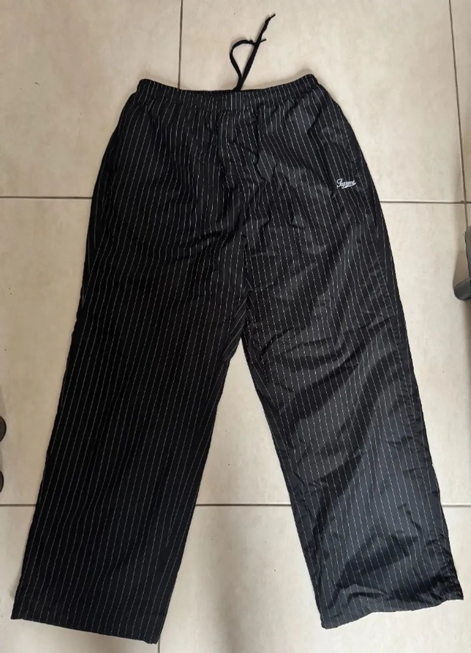 Conjunto Supreme Reflective Pinstripe Track Jacket + Calça Original - Foto 3
