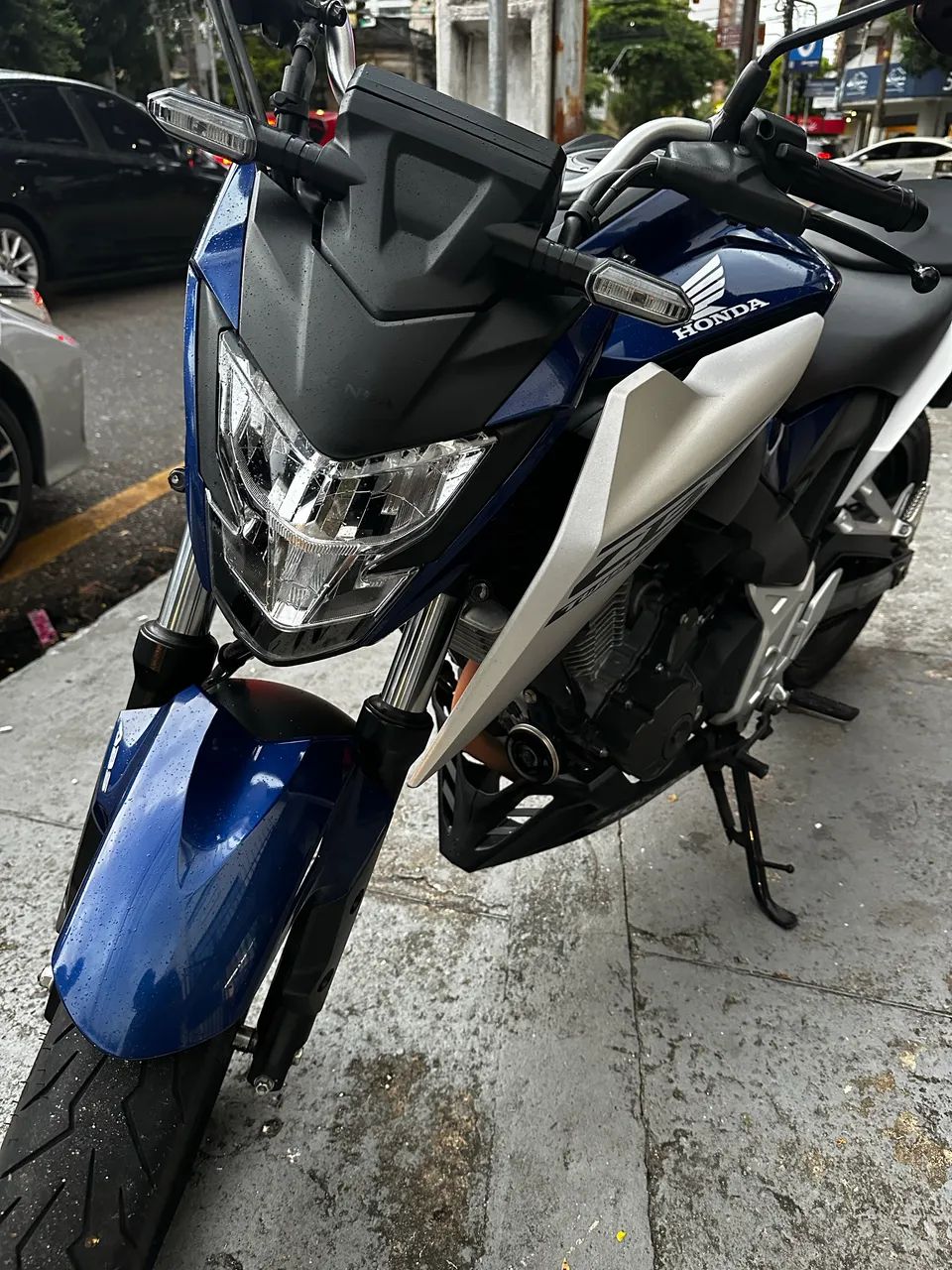 CB300f 2026 - Foto 4