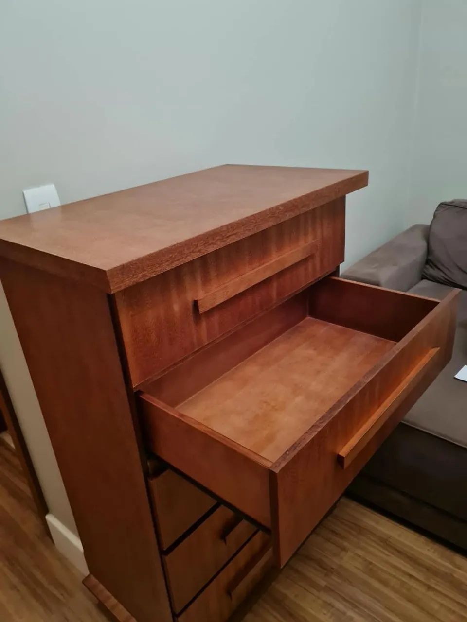 Cômoda 5 Gavetas MDF 80x48x118cm  - Impecável - Foto 3