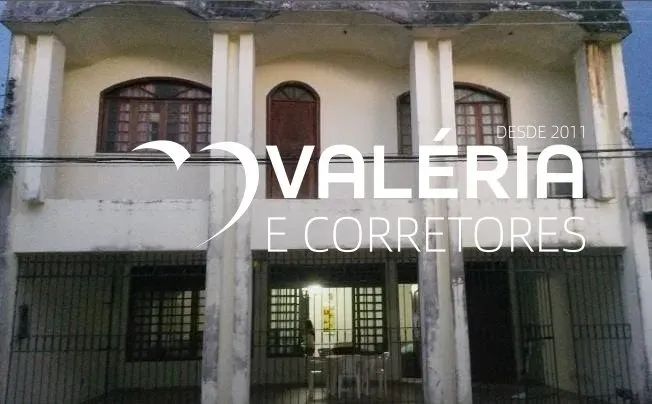 CASA COM 04 QUARTOS, 02 VAGAS