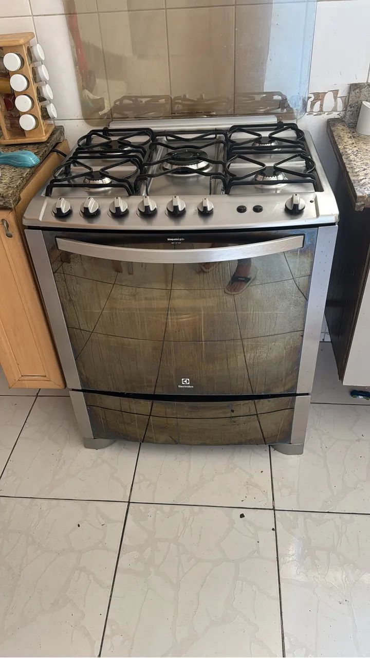 Fogão Electrolux 5 bocas com função grill