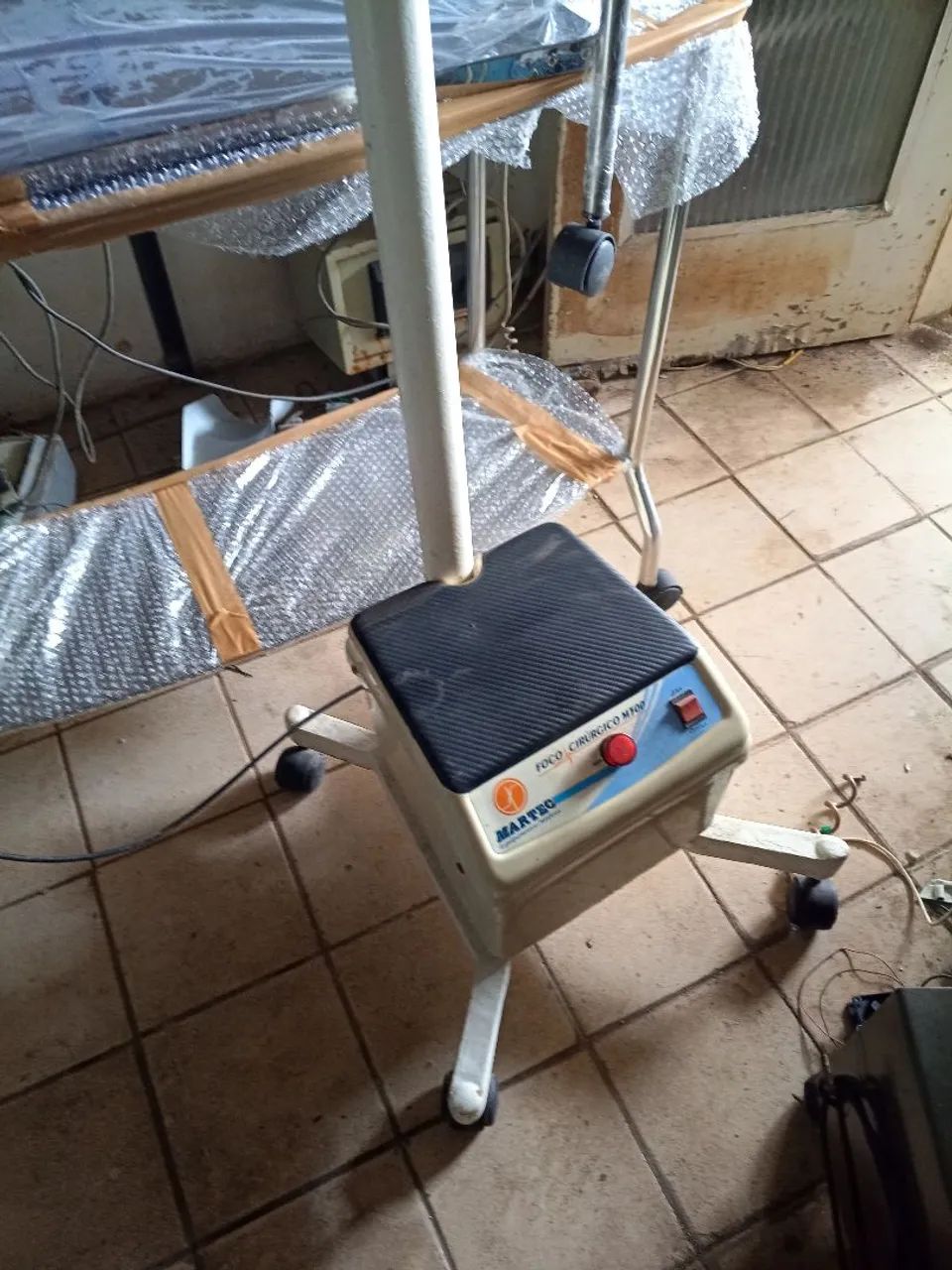 Foco alciliar já com lâmpada led sem sistema de emergência  - Foto 2