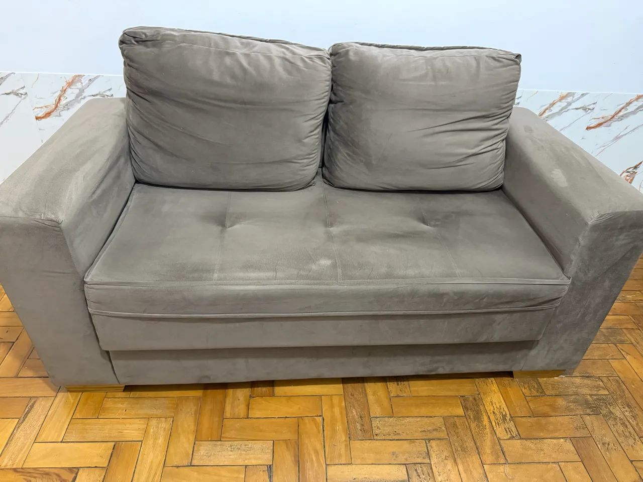 Sofá 2 lugares em suede