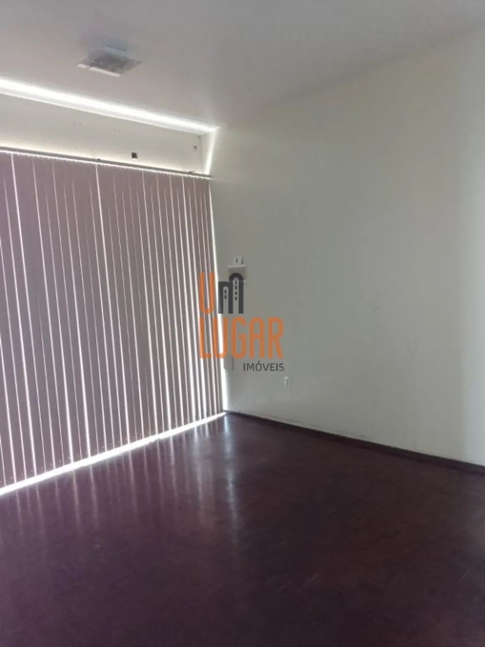 Belíssima Casa de 2 Pavimentos com 8 Quartos para Venda e Aluguel ao Lado da Praça Brasil, - Foto 3