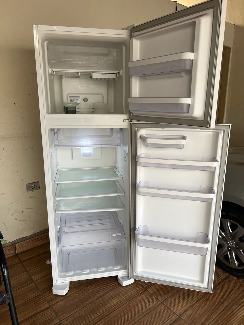 Geladeira frost free eletrolulux Dfn 42   280l - Foto 2