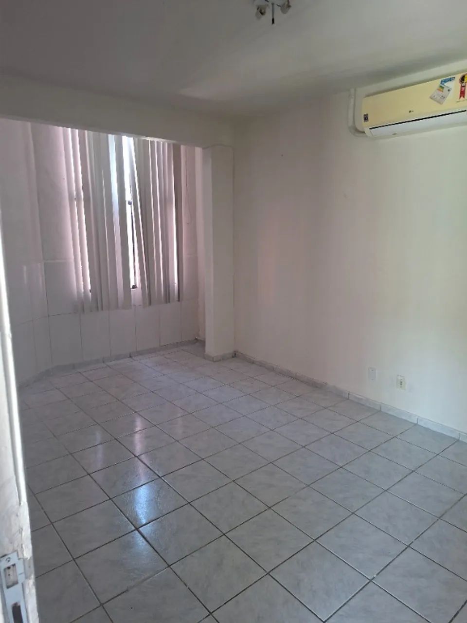 alugo pavimento superior de prédio com 4 salas! - Foto 4