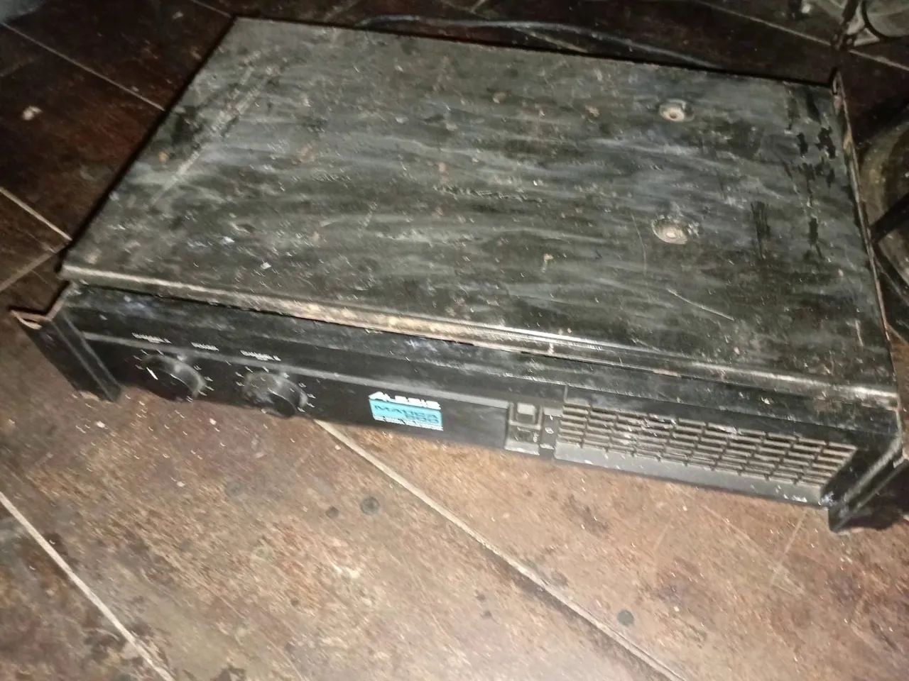 Amplificador alesis matica 