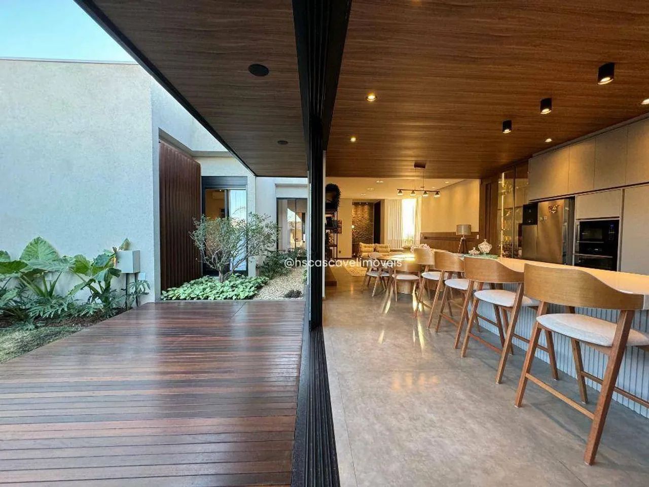 Casa moderna e inteligente 100% mobiliada e decorada em bairro nobre. - Foto 2