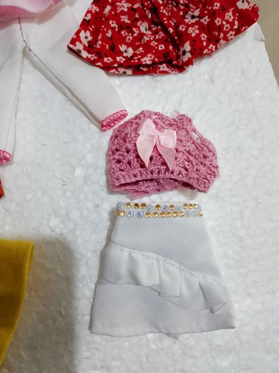 Lote de roupas para bonecas Barbie  - Foto 5