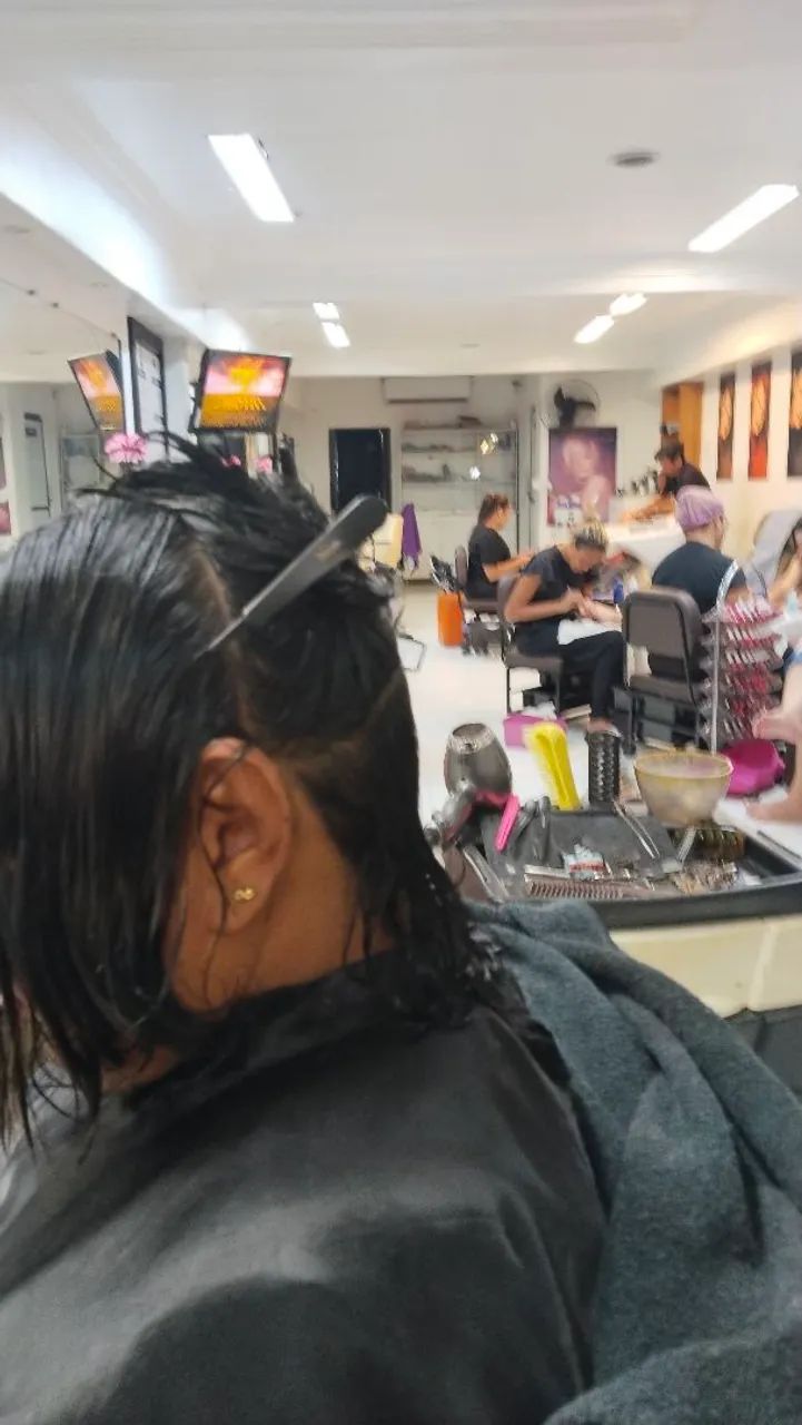 Contrata-se manicure imediato 