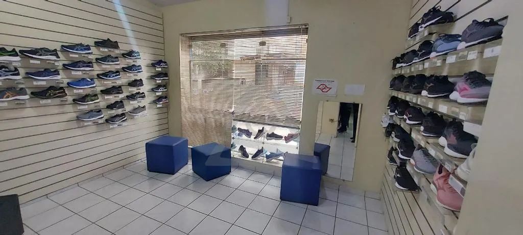 Casa para alugar em Campinas, Cambuí, com 9 quartos, com 194 m² - Foto 3