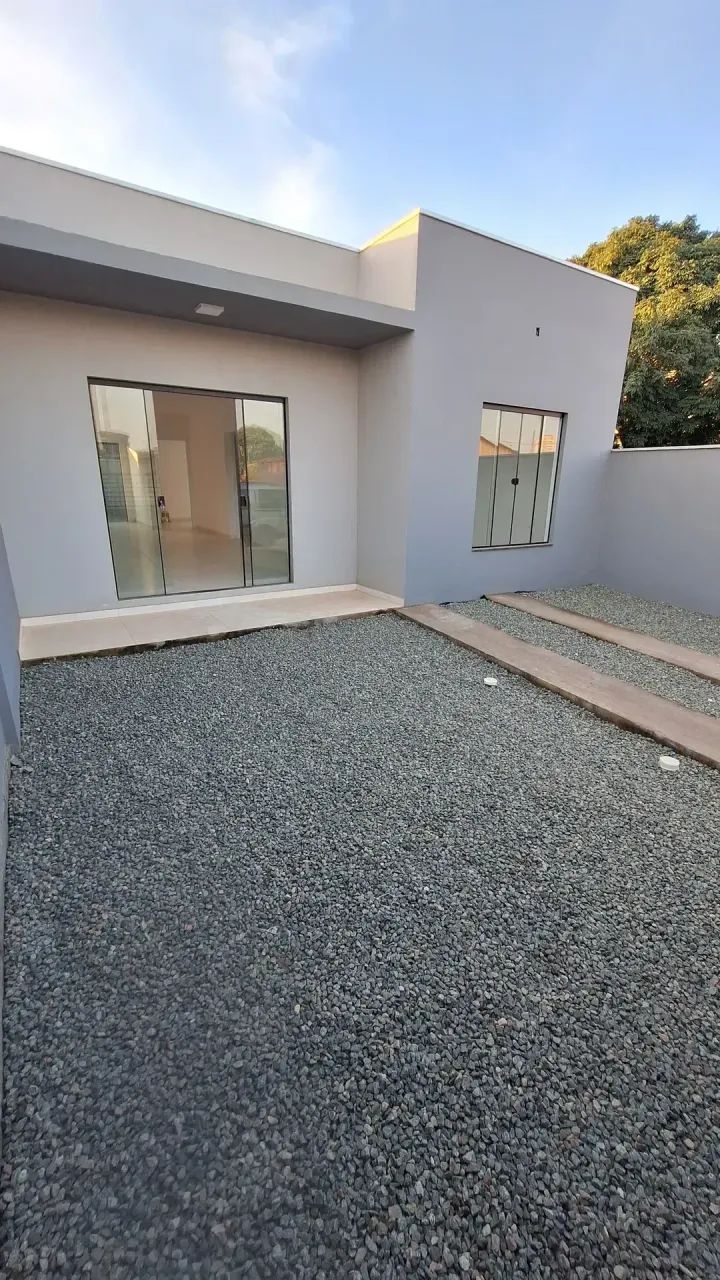 Conforto e Estilo: Casa Geminada com Piscina e Excelente Localização - Foto 2