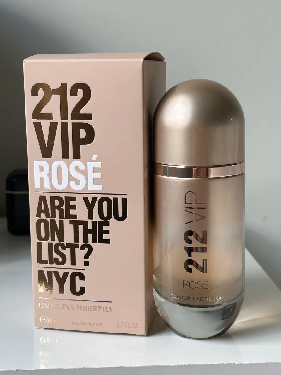 Perfume 212 VIP Rosé de Carolina Herrera 80ml - Foto 3