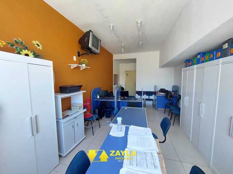 Excelente Sala Comercial em Madureira! Em frente ao Mercadão, 35m², Prédio com porteiro e  - Foto 4