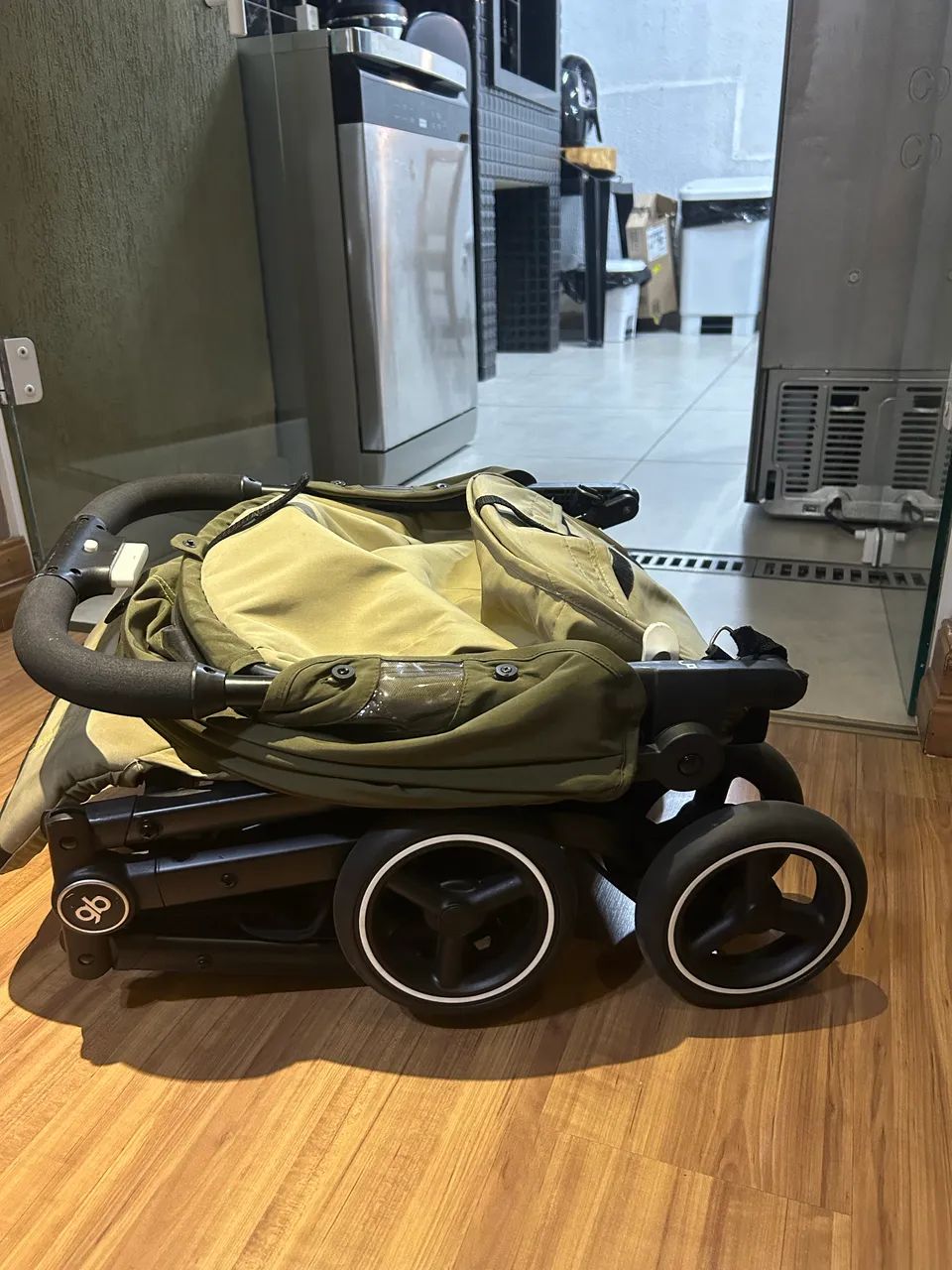 Carrinho de bebê GB pockit importado - ultra compacto - Foto 4