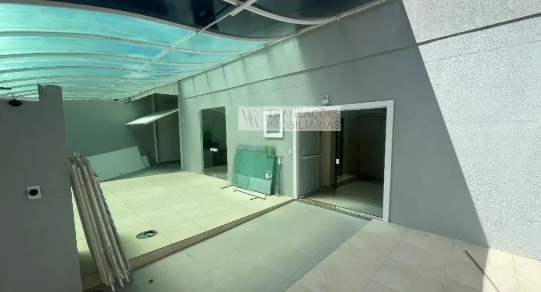 Imóvel para aluguel com 530 metros quadrados em Praia Comprida - São José - SC