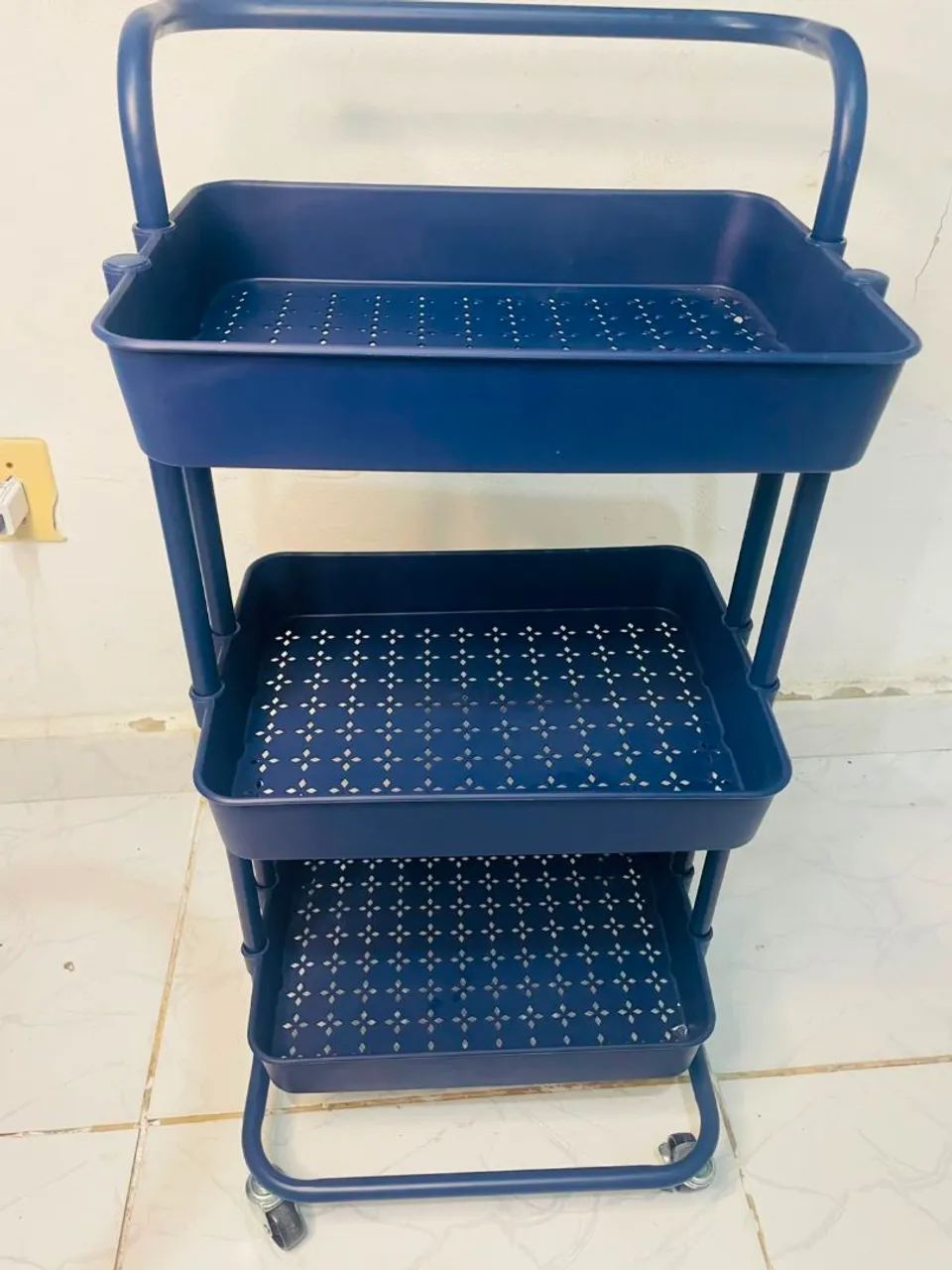 Vende-se um carrinho auxiliar