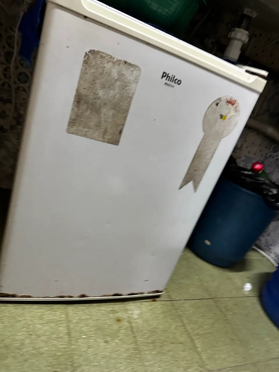 Frigobar philco Vazando agua 