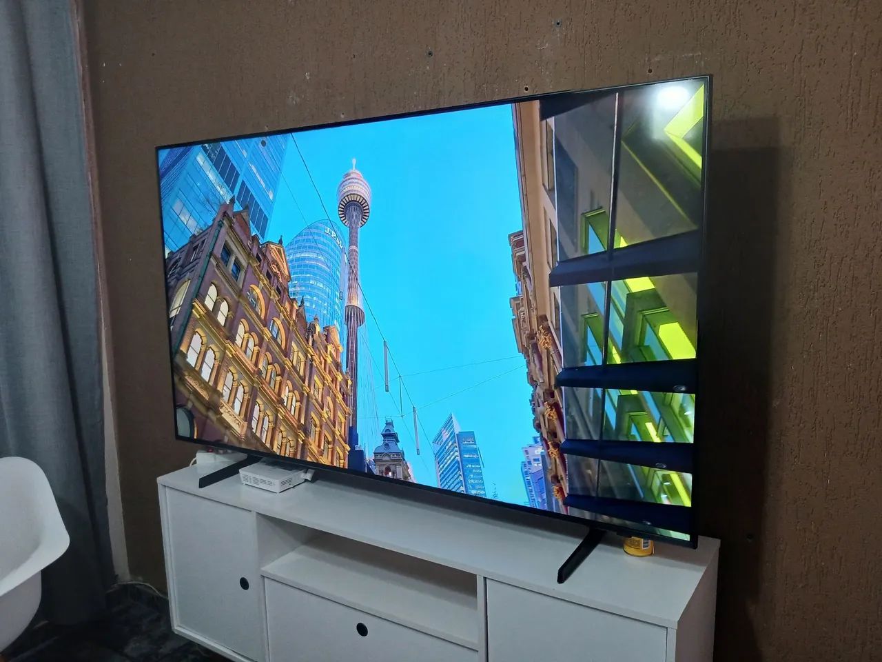 Smart TV 65 polegadas NOVÍSSIMA - Foto 2